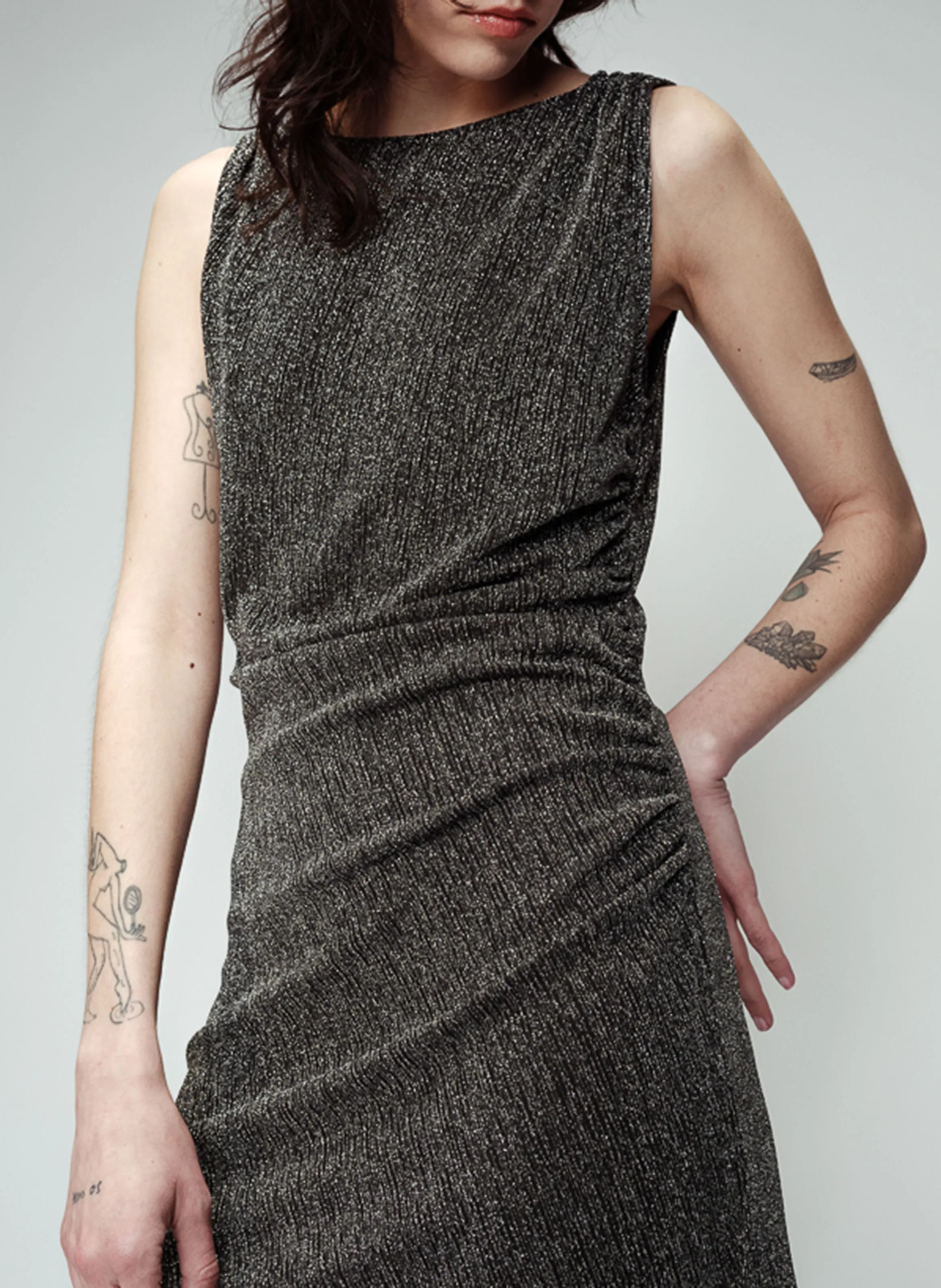 ORELIA - Vestido corto con lentejuelas en plata