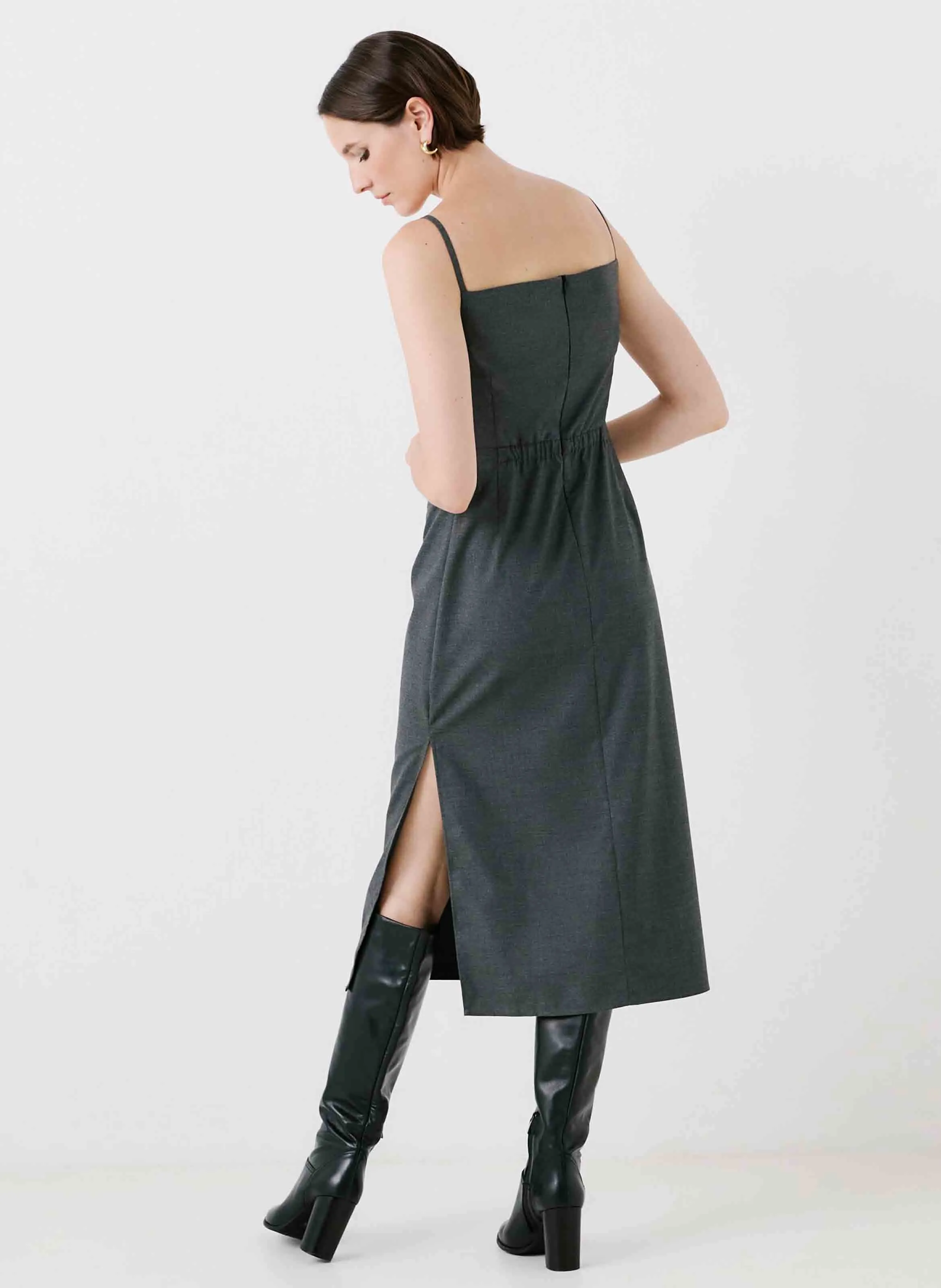 RADELE - Vestido midi recto con tirantes en gris
